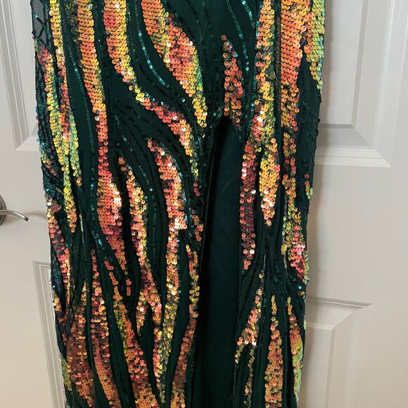 City Studio One Shoulder Sequin Gown Size 9/10 Green Formal Dress Slit - Picture 9 of 10